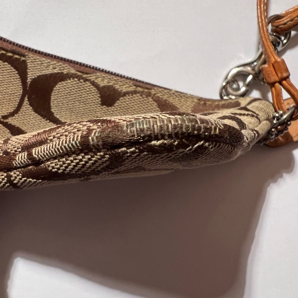 Vintage Coach Signature Canvas Wristlet - Picture 8 of 9